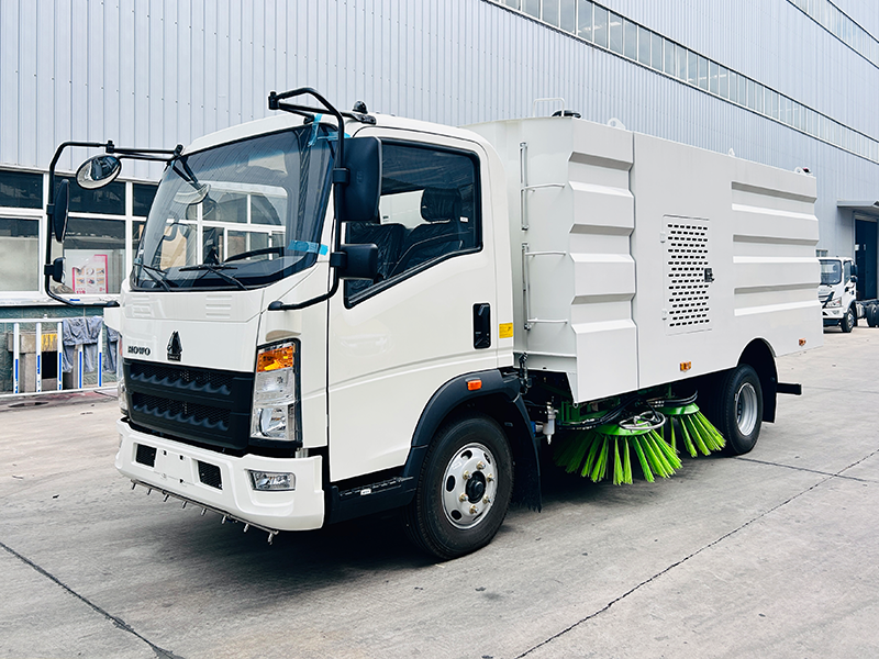 3360 wheelbase, 1880 single-row road sweeper